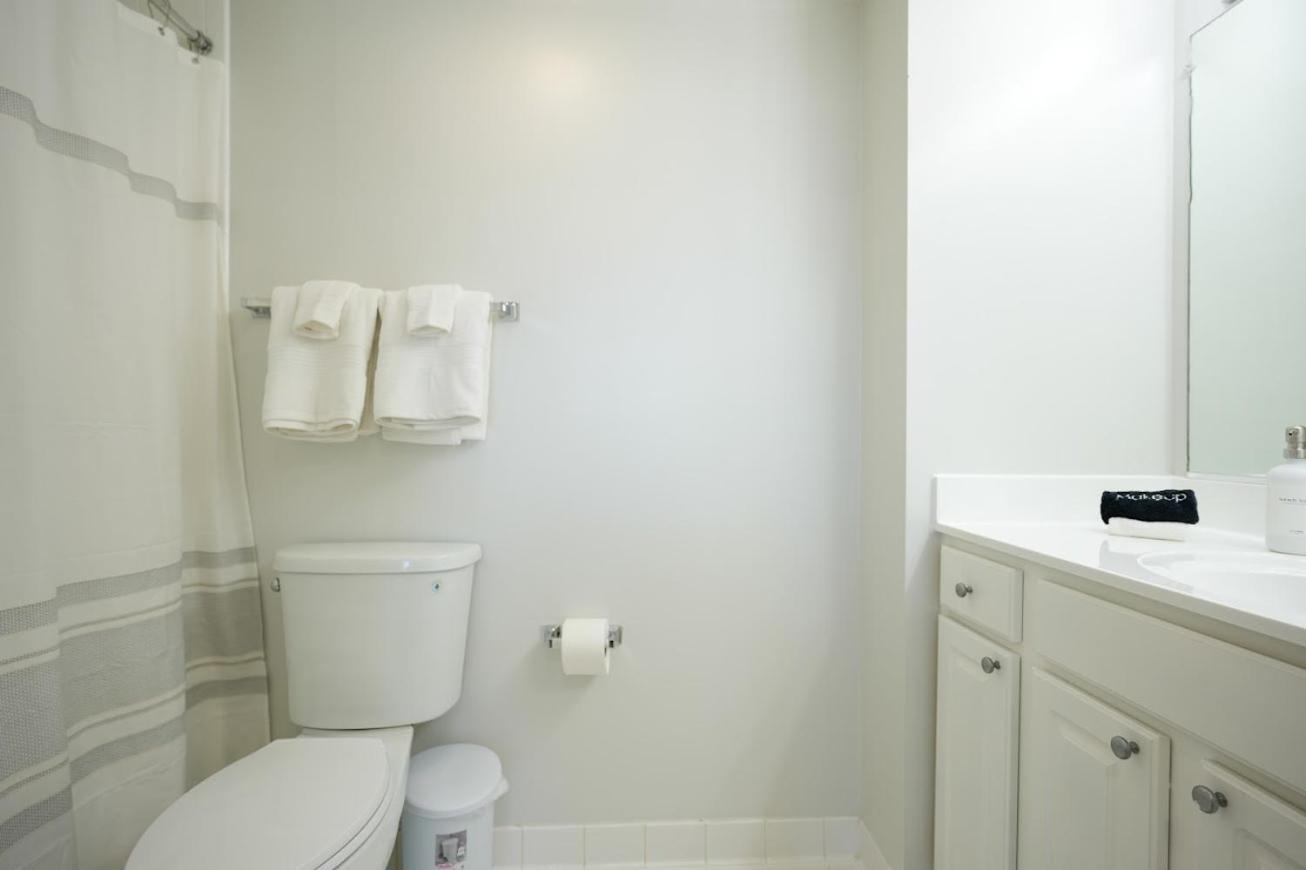 Ballston Getaway King Suite Arlington Exterior photo